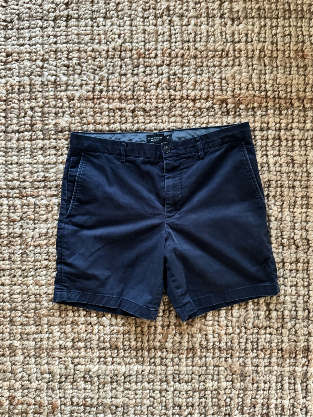 Club Monaco Baxter Fit Shorts – Navy (32)